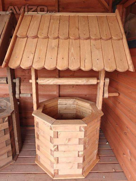 Foto inzerátu Zahradní dřevěná studna-rumpal