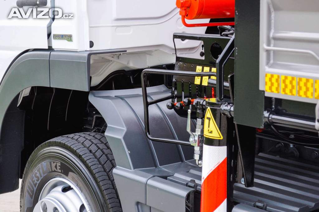 Foto inzerátu MERCEDES ATEGO 1222 TŘÍSTRANNÝ SKLÁPĚČ HYDRAULICKÁ RUKA EU4