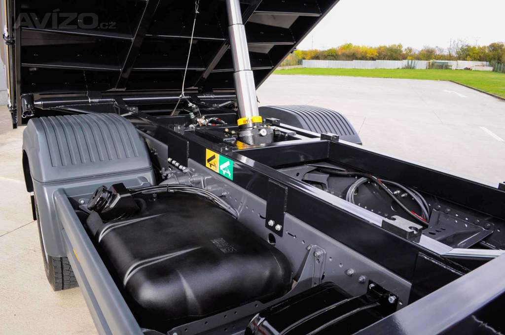 Foto inzerátu MERCEDES ATEGO 1222 TŘÍSTRANNÝ SKLÁPĚČ HYDRAULICKÁ RUKA EU4