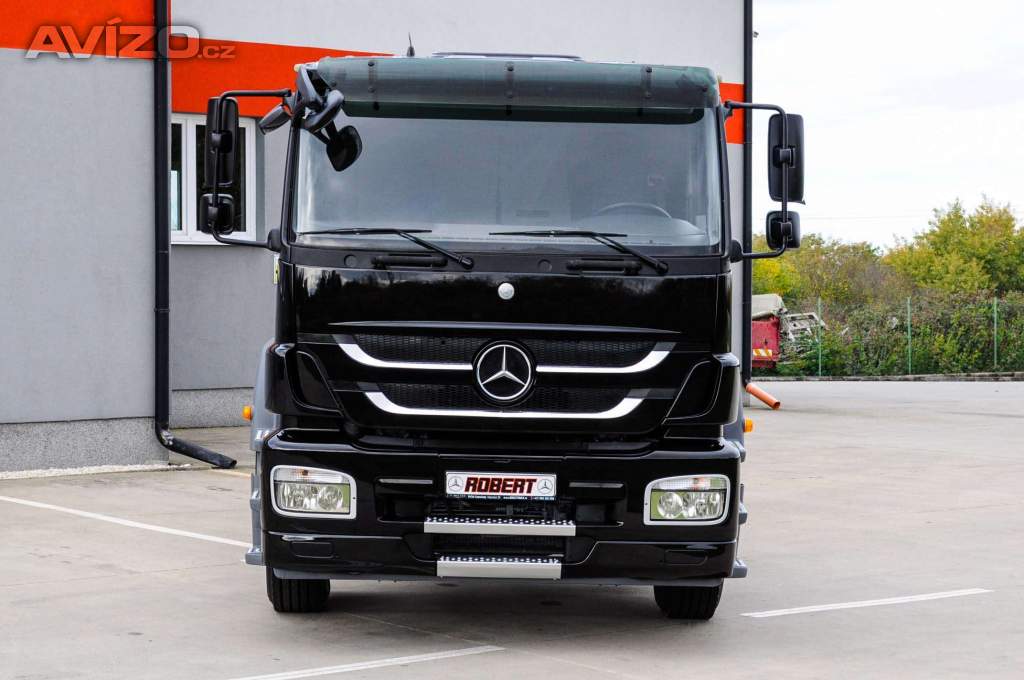 Foto inzerátu MERCEDES AXOR 1829 / 18T HÁKOVÝ NOSIČ KONTEJNERŮ EU5