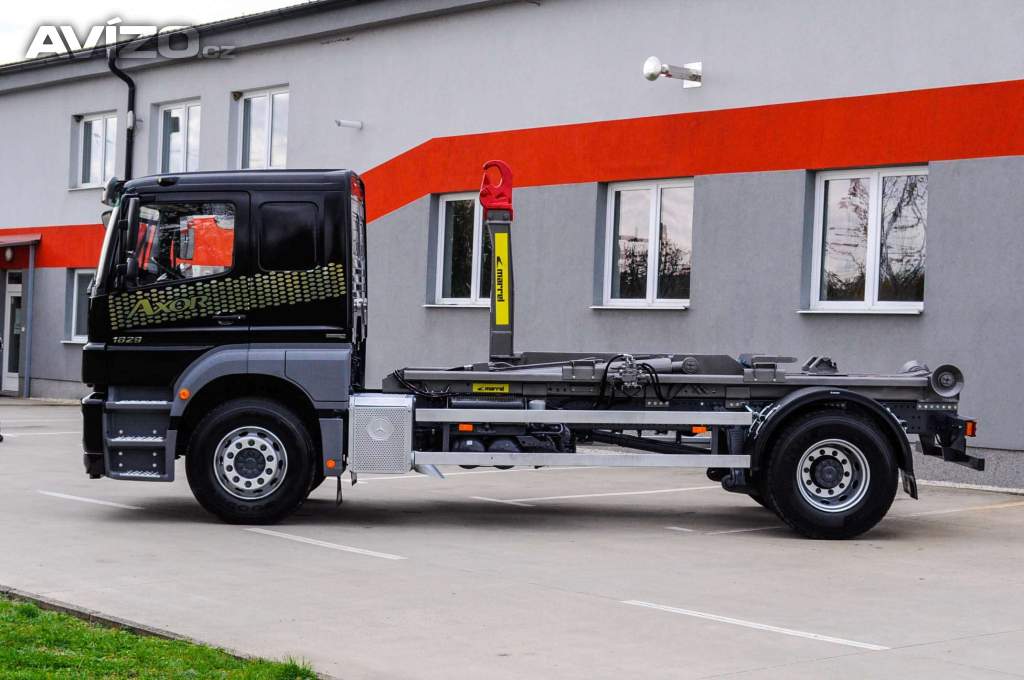 Foto inzerátu MERCEDES AXOR 1829 / 18T HÁKOVÝ NOSIČ KONTEJNERŮ EU5