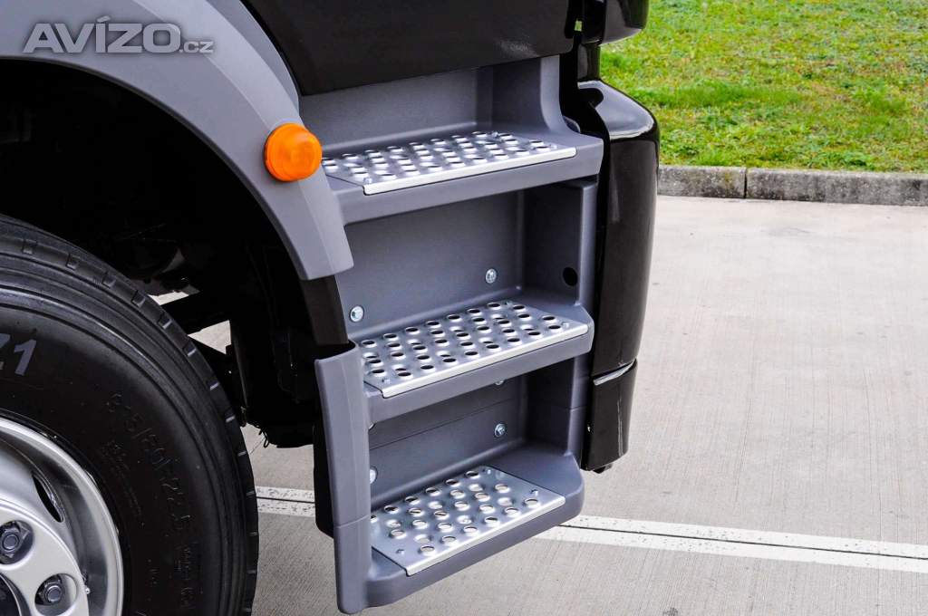 Foto inzerátu MERCEDES AXOR 1829 / 18T HÁKOVÝ NOSIČ KONTEJNERŮ EU5