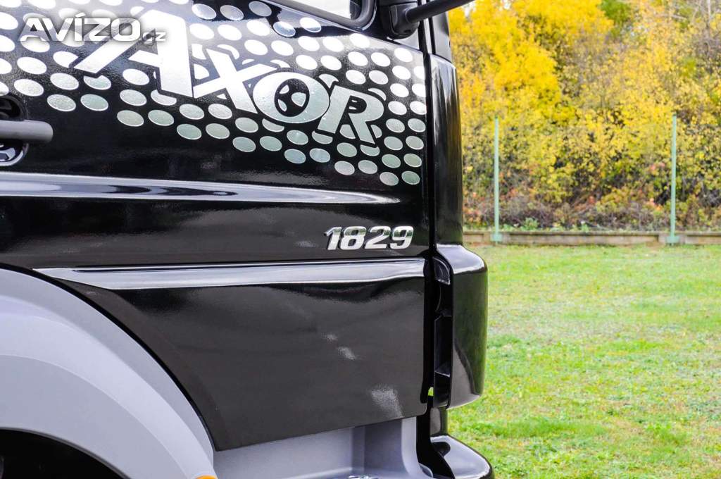 Foto inzerátu MERCEDES AXOR 1829 / 18T HÁKOVÝ NOSIČ KONTEJNERŮ EU5