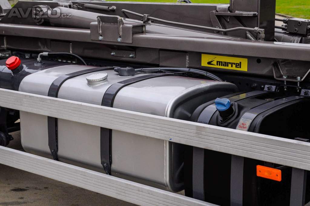 Foto inzerátu MERCEDES AXOR 1829 / 18T HÁKOVÝ NOSIČ KONTEJNERŮ EU5