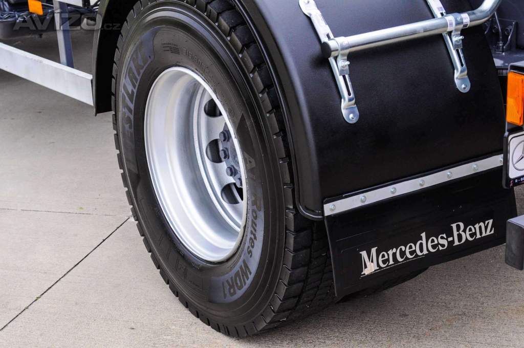 Foto inzerátu MERCEDES AXOR 1829 / 18T HÁKOVÝ NOSIČ KONTEJNERŮ EU5