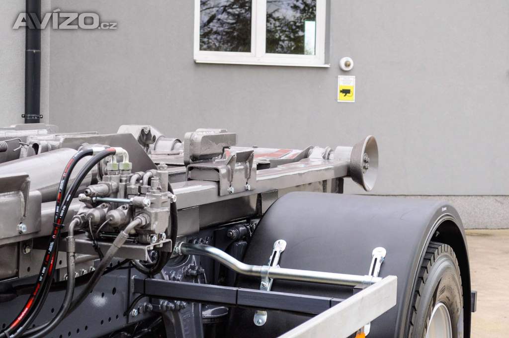 Foto inzerátu MERCEDES AXOR 1829 / 18T HÁKOVÝ NOSIČ KONTEJNERŮ EU5