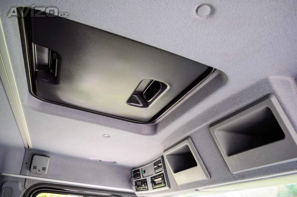 Foto inzerátu MERCEDES AXOR 1829 / 18T HÁKOVÝ NOSIČ KONTEJNERŮ EU5