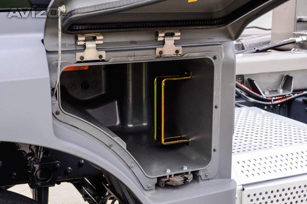 Foto inzerátu MERCEDES AXOR 1829 / 18T HÁKOVÝ NOSIČ KONTEJNERŮ EU5