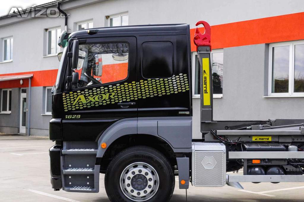 Foto inzerátu MERCEDES AXOR 1829 / 18T HÁKOVÝ NOSIČ KONTEJNERŮ EU5