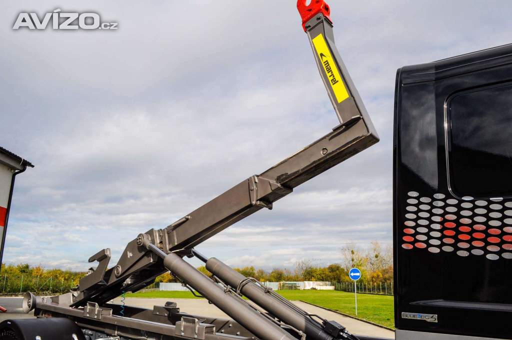 Foto inzerátu MERCEDES AXOR 1829 / 18T HÁKOVÝ NOSIČ KONTEJNERŮ EU5
