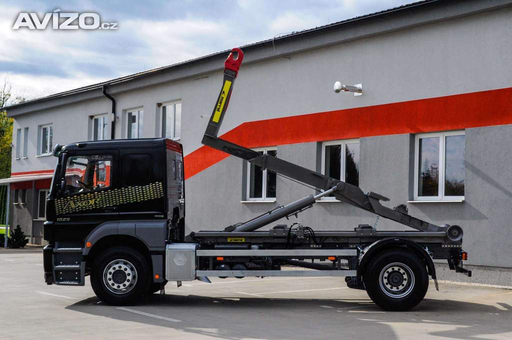 Foto inzerátu MERCEDES AXOR 1829 / 18T HÁKOVÝ NOSIČ KONTEJNERŮ EU5