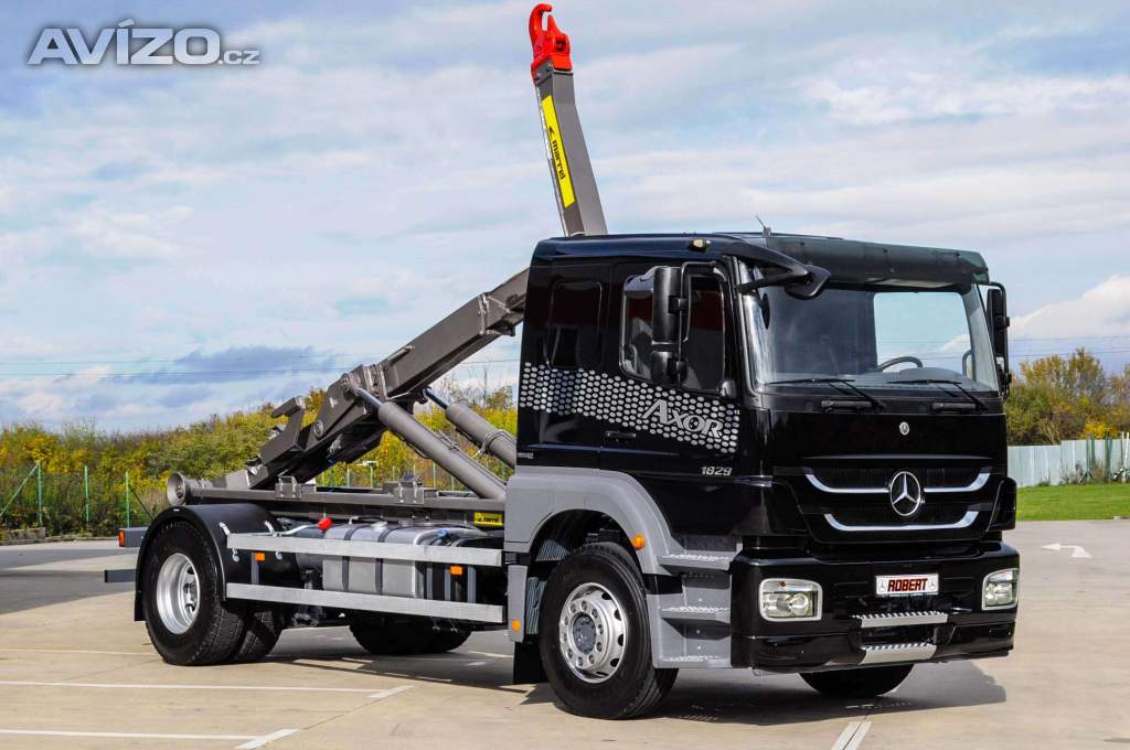 Foto inzerátu MERCEDES AXOR 1829 / 18T HÁKOVÝ NOSIČ KONTEJNERŮ EU5