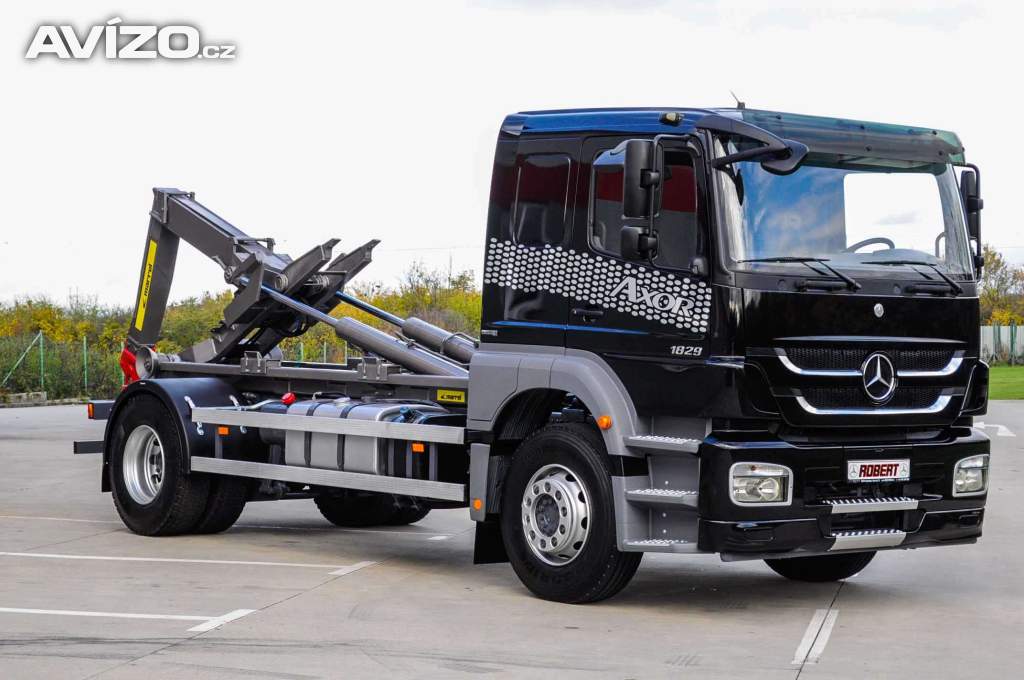 Foto inzerátu MERCEDES AXOR 1829 / 18T HÁKOVÝ NOSIČ KONTEJNERŮ EU5