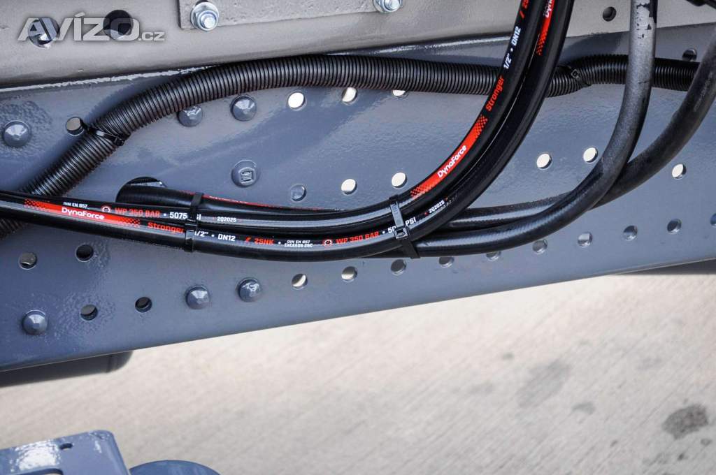 Foto inzerátu MERCEDES AXOR 1829 / 18T HÁKOVÝ NOSIČ KONTEJNERŮ EU5