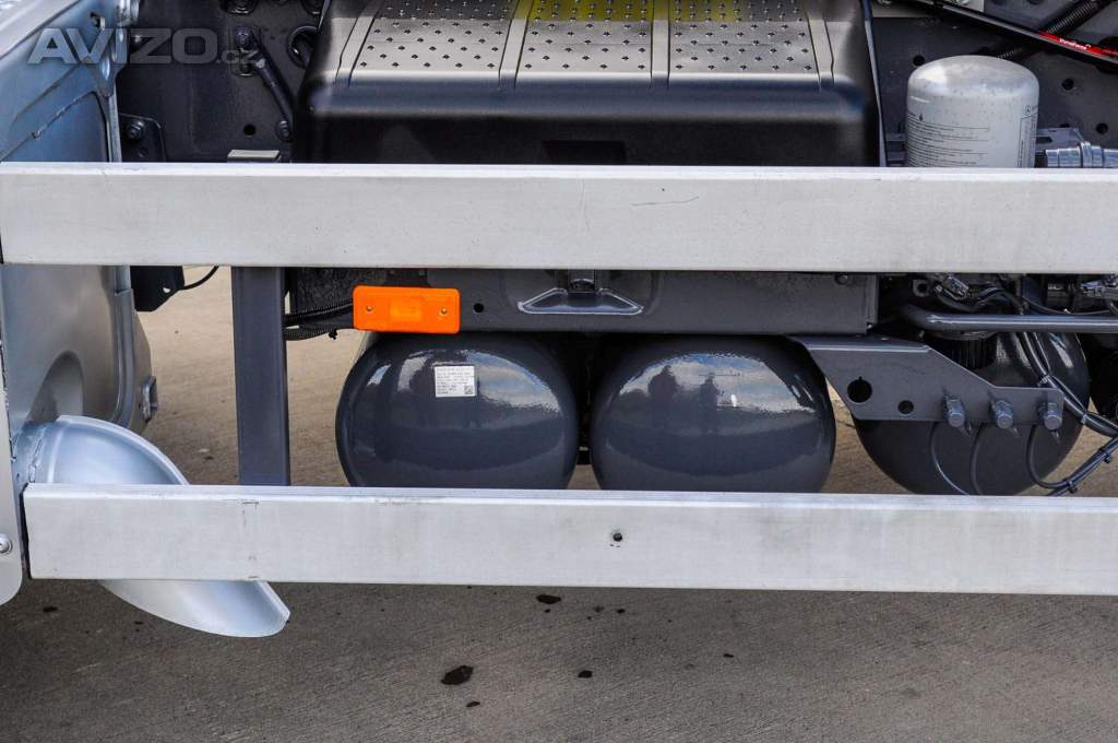 Foto inzerátu MERCEDES AXOR 1829 / 18T HÁKOVÝ NOSIČ KONTEJNERŮ EU5