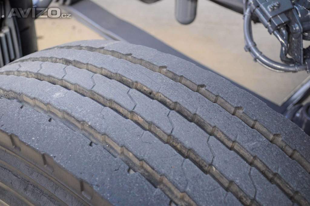 Foto inzerátu MERCEDES AXOR 1829 / 18T HÁKOVÝ NOSIČ KONTEJNERŮ EU5