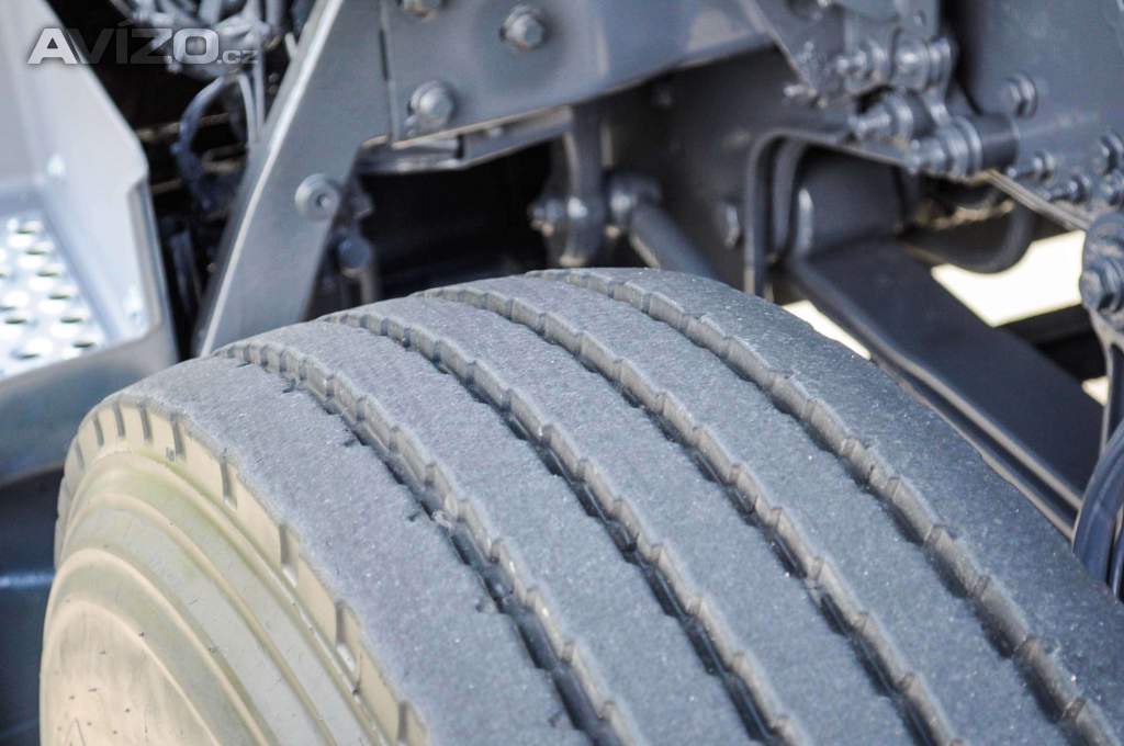 Foto inzerátu MERCEDES AXOR 1829 / 18T HÁKOVÝ NOSIČ KONTEJNERŮ EU5