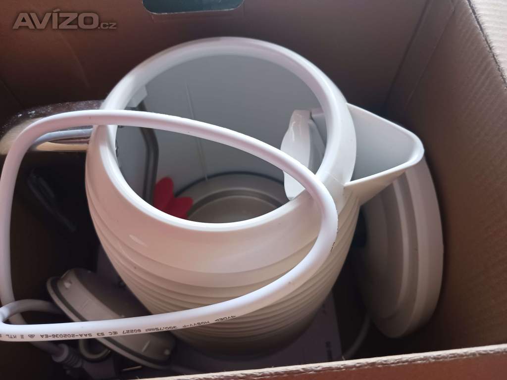 Foto inzerátu Rychlovarná konvice RUSSELL HOBBS Inspire White