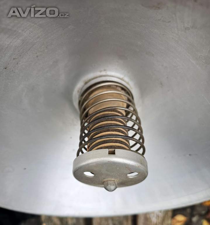 Foto inzerátu RETRO ELEKTRICKÝ INFRAZÁŘIČ 600 W