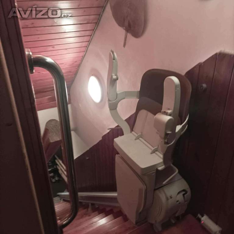 Foto inzerátu Prodám schodišťovou sedačku Stannah