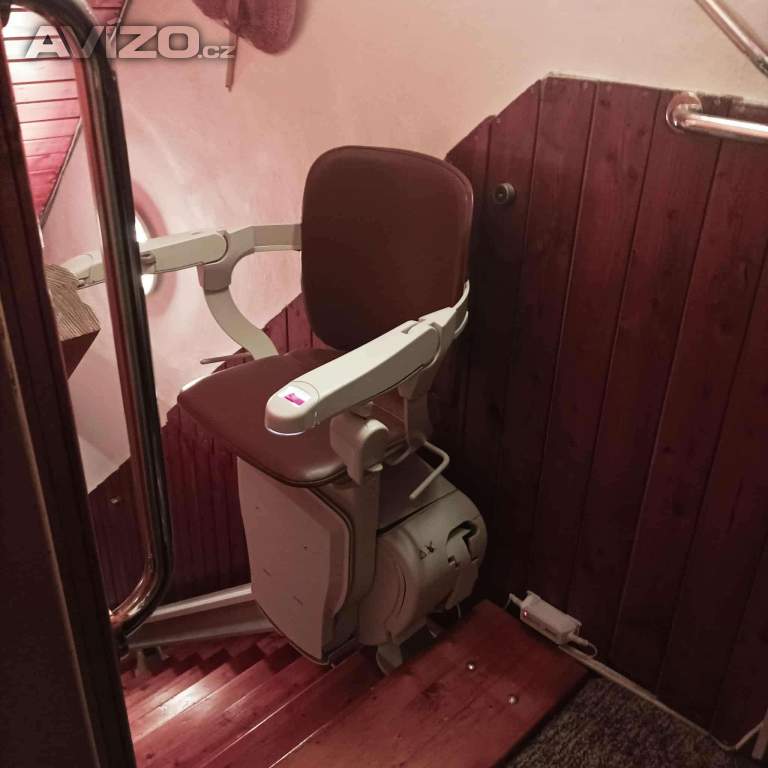 Foto inzerátu Prodám schodišťovou sedačku Stannah