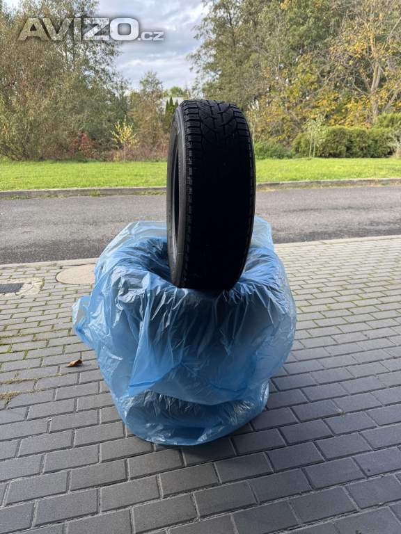 Foto inzerátu Sada zimních pneumatik Kormoran SUV Snow 215/65 R17 99V