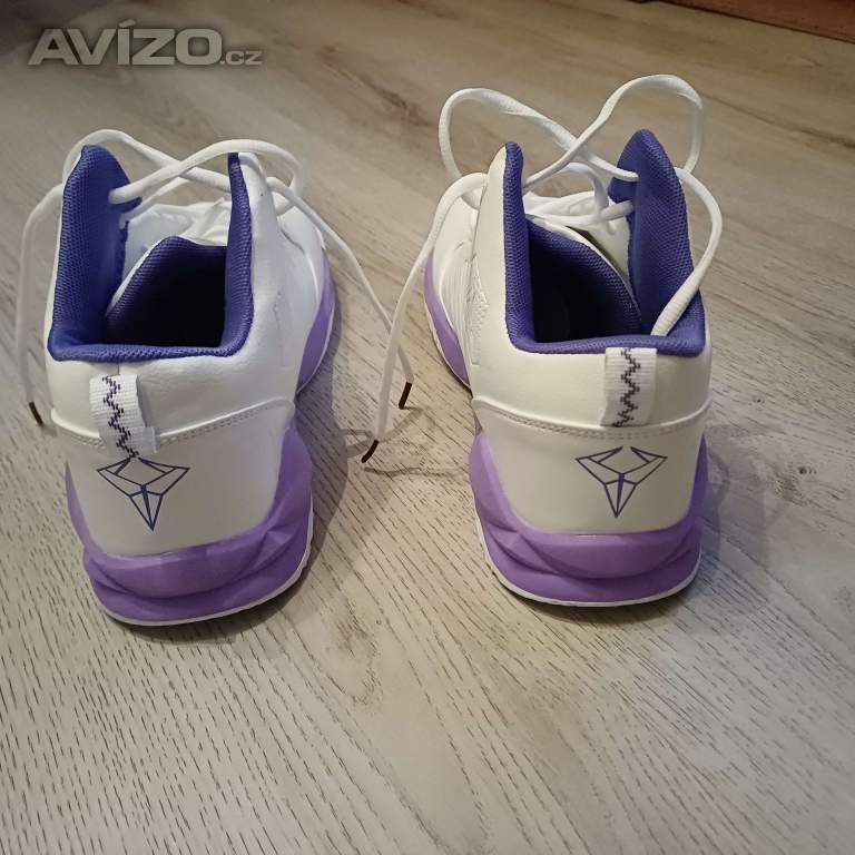 Foto inzerátu Sporzovni obuv