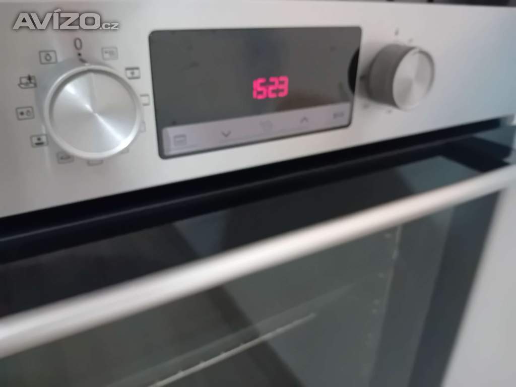 Foto inzerátu Vestavena trouba+digestor+plynova deska