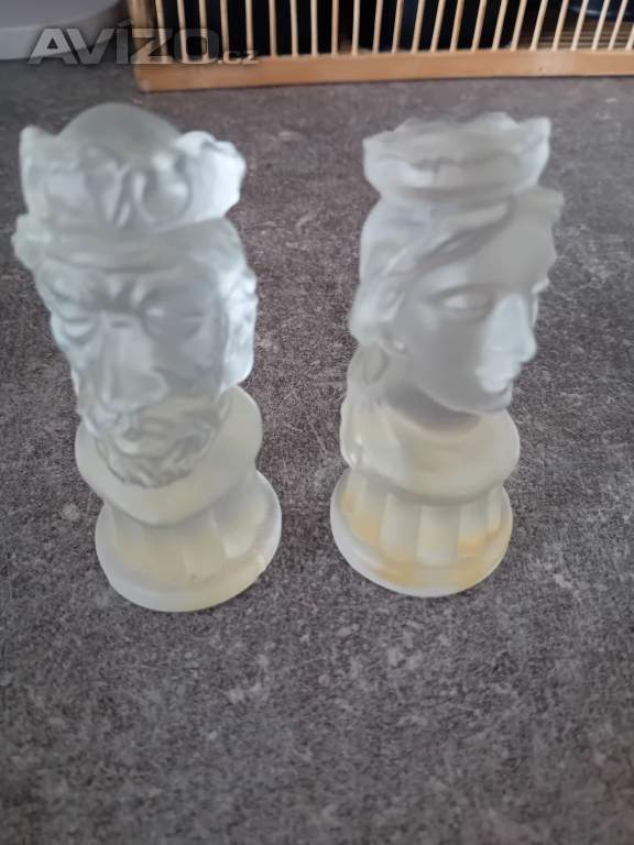 Foto inzerátu Starožitné porcelánové šachy