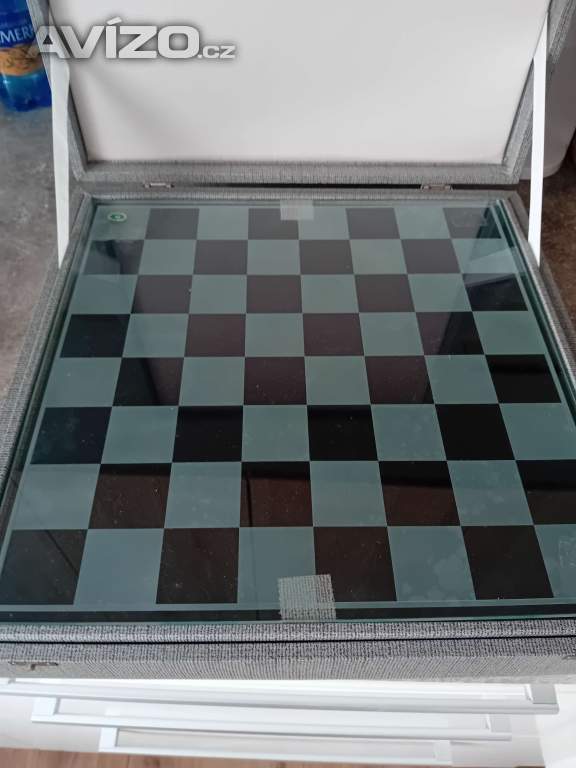 Foto inzerátu Starožitné porcelánové šachy