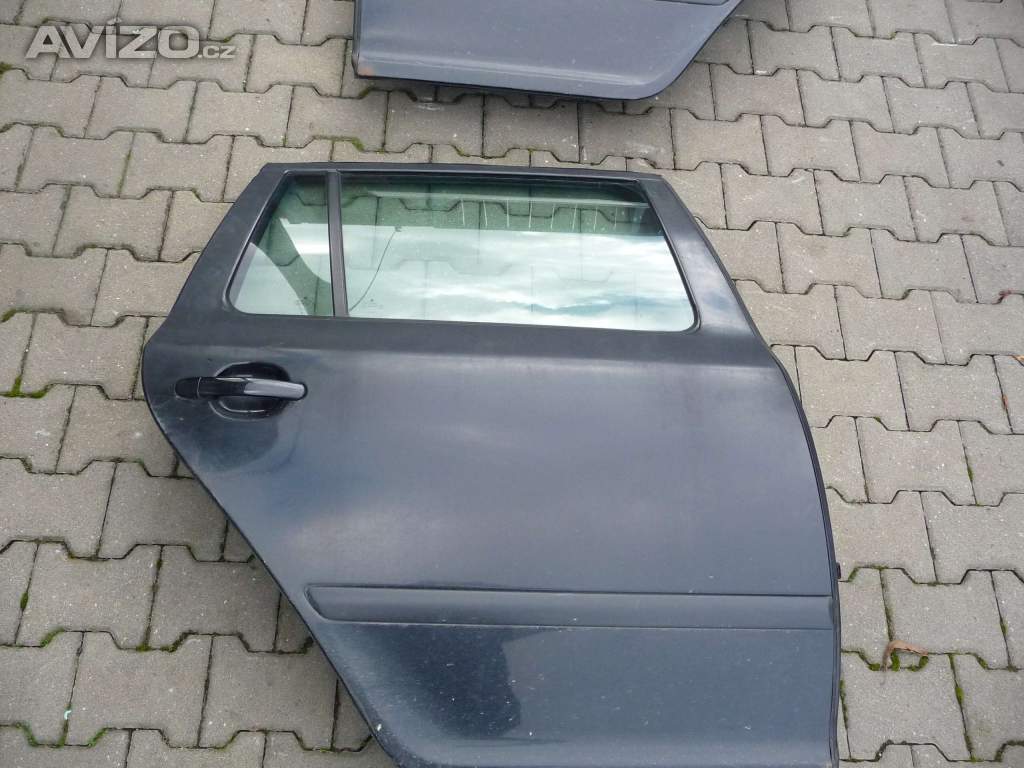 Foto inzerátu ŠKODA OCTÁVIA 2 COMBI - DVEŘE,tapce,zrcátko