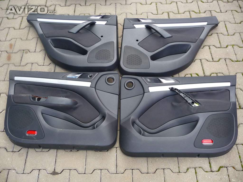 ŠKODA OCTÁVIA 2 COMBI - DVEŘE,tapce,zrcátko