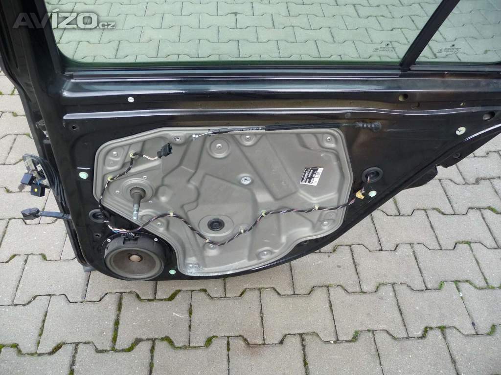 Foto inzerátu ŠKODA OCTÁVIA 2 COMBI - DVEŘE,tapce,zrcátko