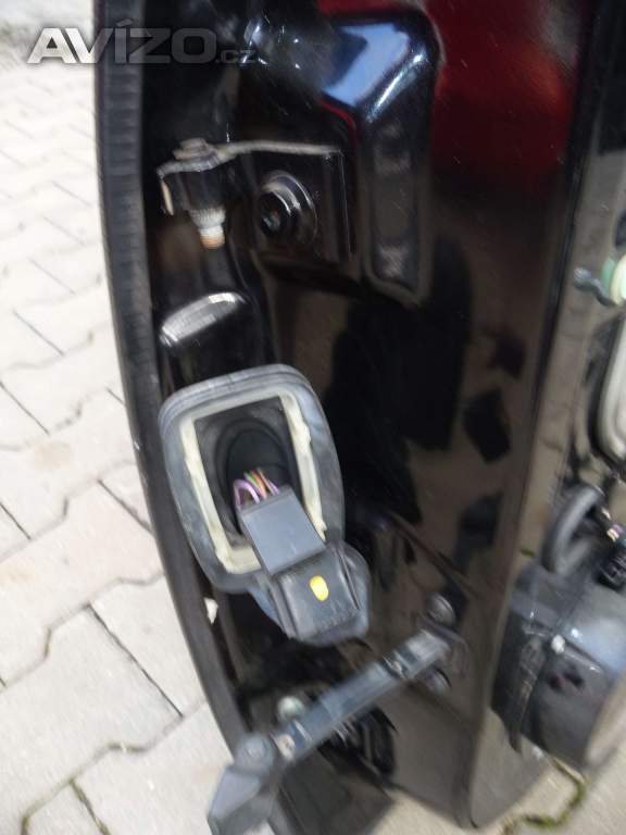 Foto inzerátu ŠKODA OCTÁVIA 2 COMBI - DVEŘE,tapce,zrcátko