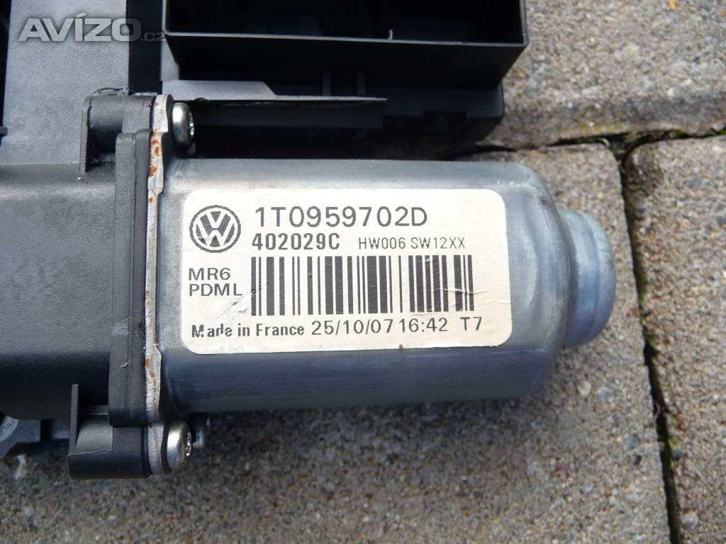 Foto inzerátu ŠKODA OCTÁVIA 2 COMBI - DVEŘE,tapce,zrcátko