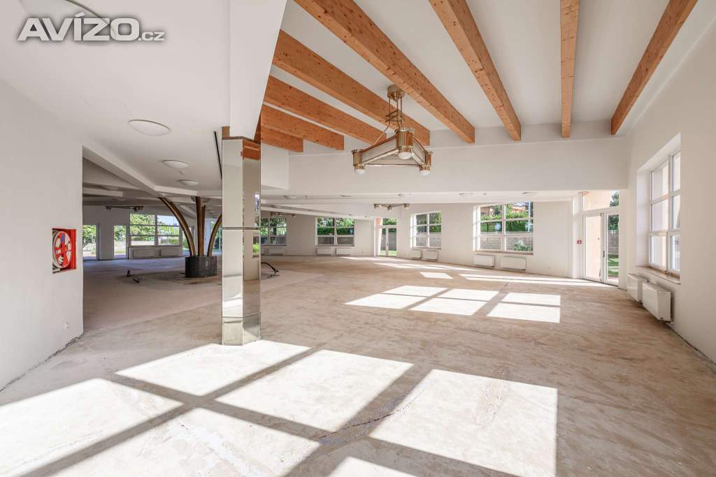 Foto inzerátu Prodej nebytového prostoru 1218 m² 