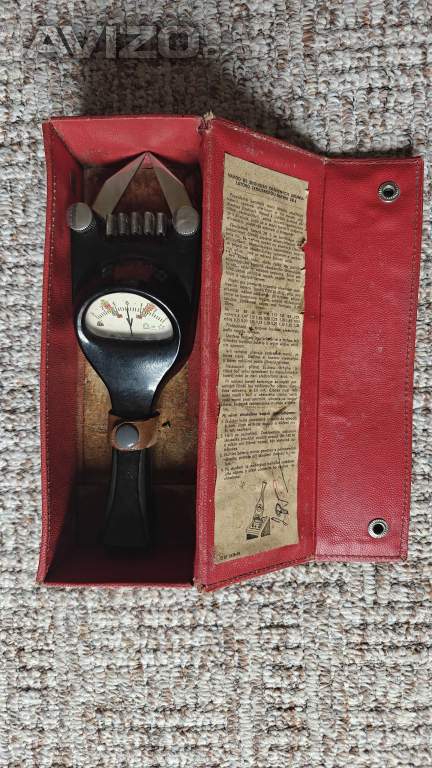 Zkoušečka baterií retro