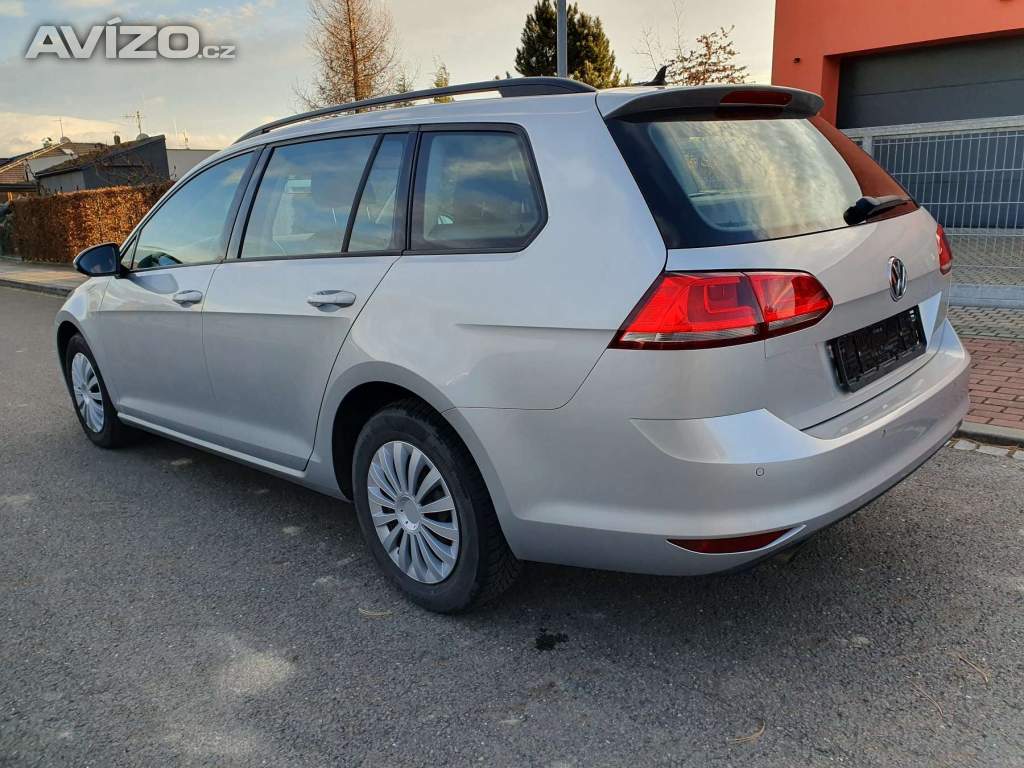 Foto inzerátu VOLKSWAGEN GOLF 1.6 TDI SERVISKA, DPH, NAVI, KRÁSNÝ