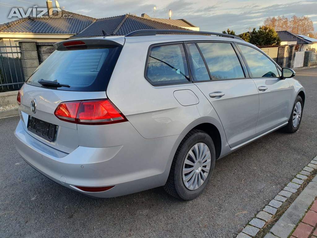 Foto inzerátu VOLKSWAGEN GOLF 1.6 TDI SERVISKA, DPH, NAVI, KRÁSNÝ