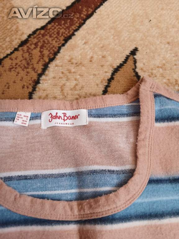 Foto inzerátu Pruhovaná mikina 