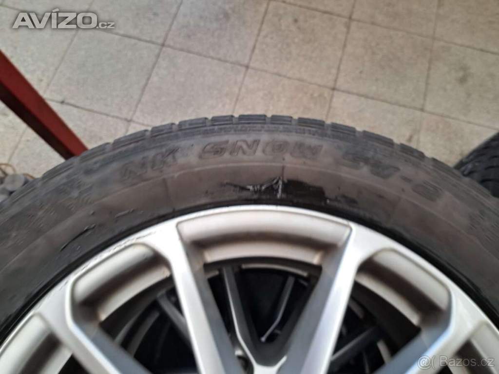 Foto inzerátu Porsche Cayenne - Originání alu kola 18 Zimní pneu