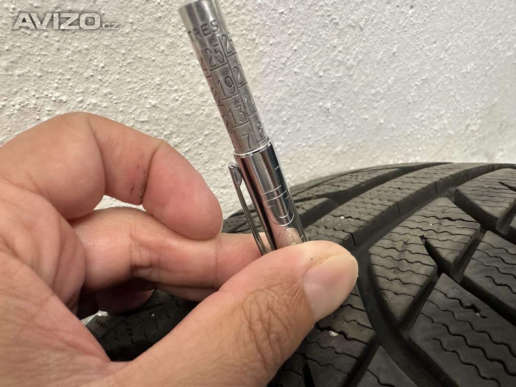 Foto inzerátu Zimní pneu TOYO SNOWPROX S943 185/60 R16 86H