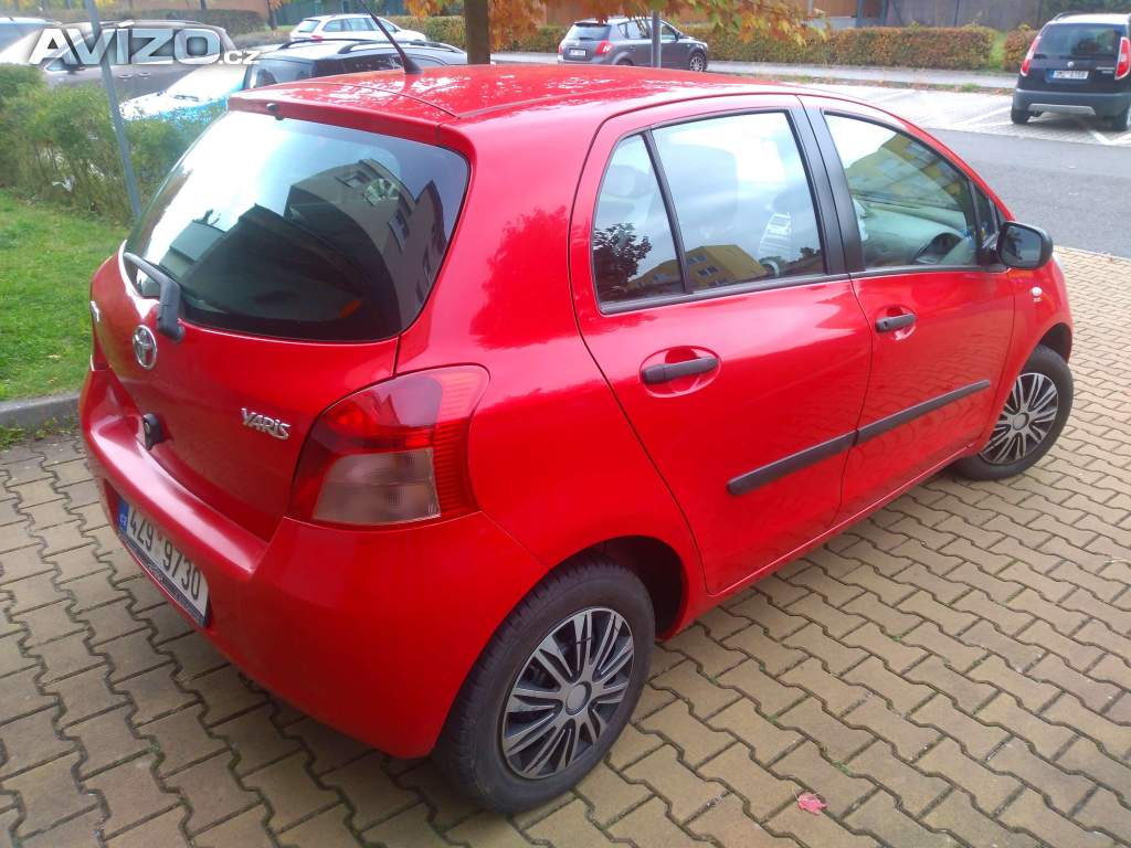 Foto inzerátu Prodáme Toyota Yaris 1.0 VVTI 51Kw benzín, r.12/2007, nová v ČR.