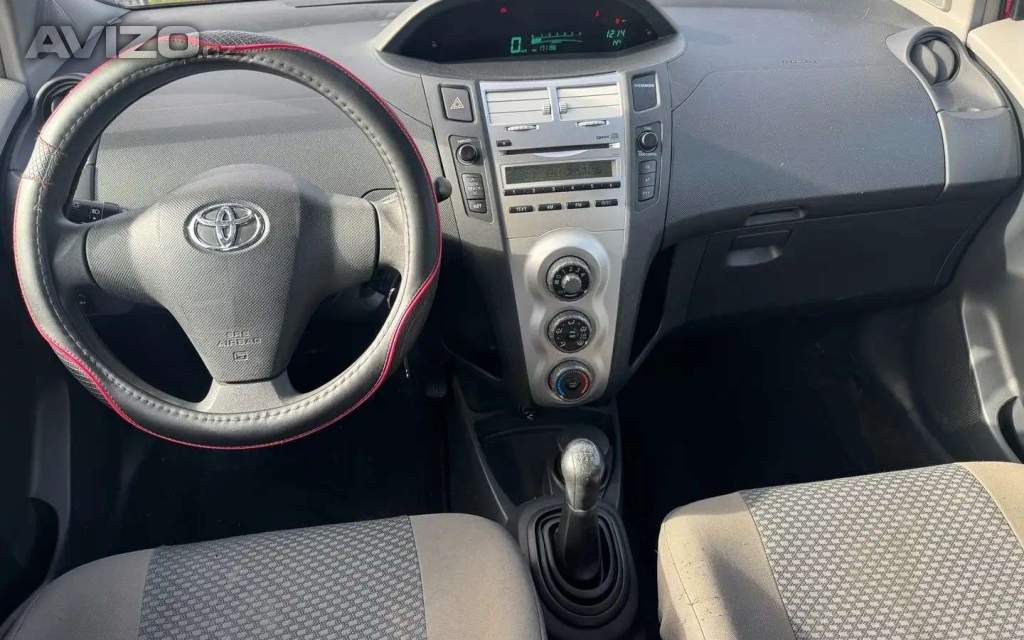 Foto inzerátu Prodáme Toyota Yaris 1.0 VVTI 51Kw benzín, r.12/2007, nová v ČR.