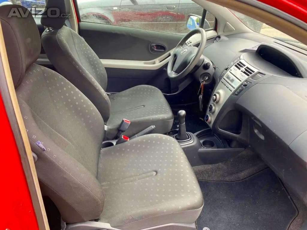 Foto inzerátu Prodáme Toyota Yaris 1.0 VVTI 51Kw benzín, r.12/2007, nová v ČR.