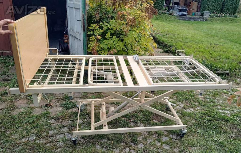 Foto inzerátu Zdravotní, polohovací + výškově stavitelná postel. Bezvadný stav.