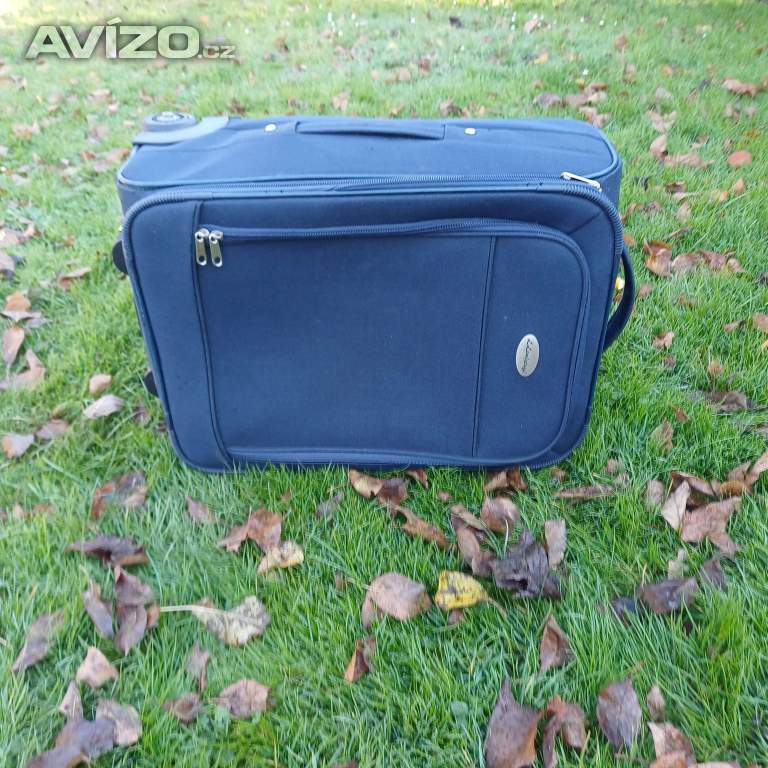 Foto inzerátu Kufr na koleckach