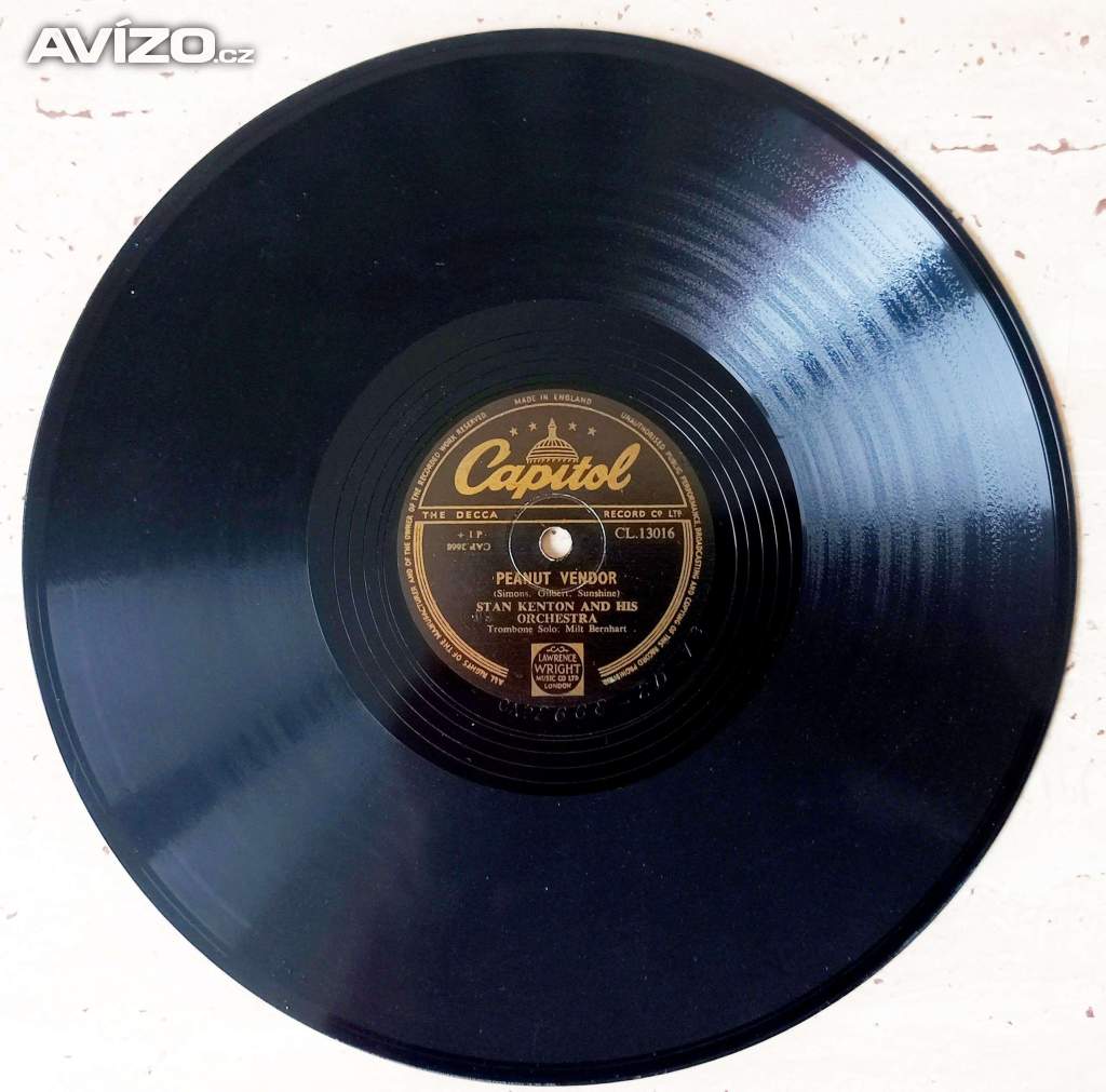 Foto inzerátu 9 starožitných šelakových gramodesek americký jazz, swing  