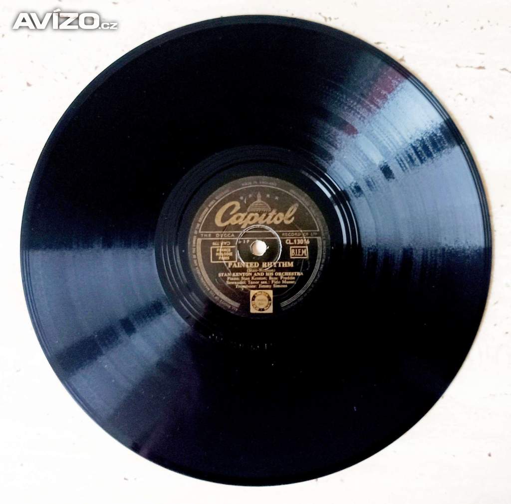 Foto inzerátu 9 starožitných šelakových gramodesek americký jazz, swing  