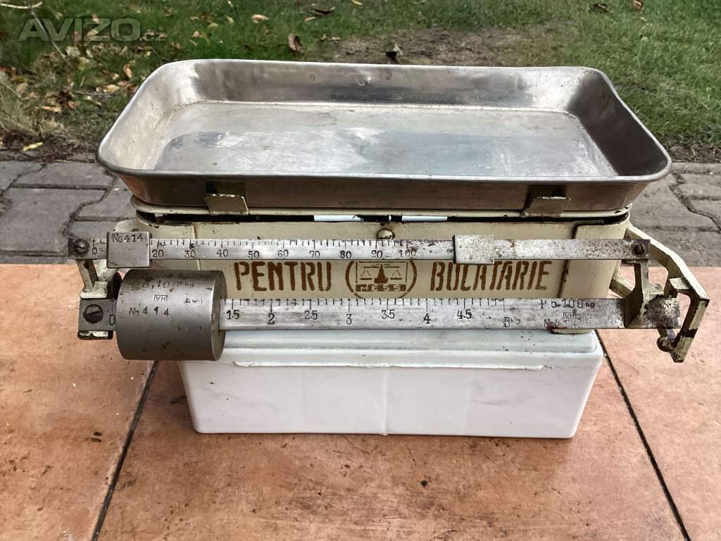 Prodám historickou kuchyňskou funkční váhu zn. Pentru Bogatarie